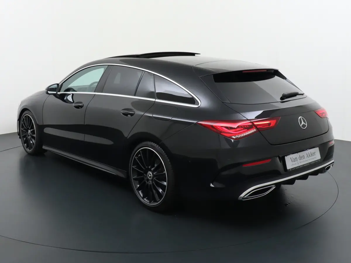 200 AMG 164pk // Panoramadak // 19"AMG Velgen // Sfeerverlichting // Privacy Glas // Carplay // Augmented Reality