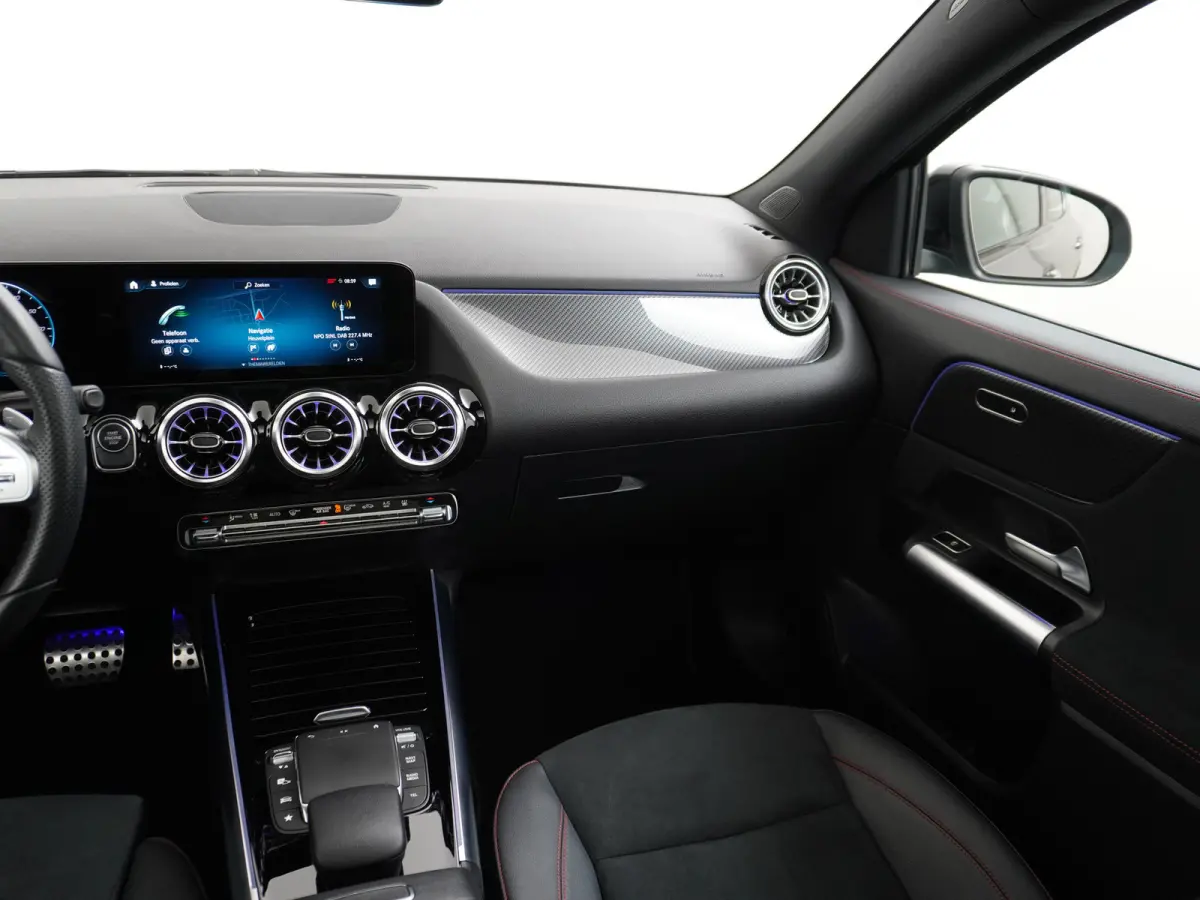 250 e AMG // SoH 99,5% // Panoramadak // 20" AMG Velgen // Nightpakket // Sfeerverlichting // Camera