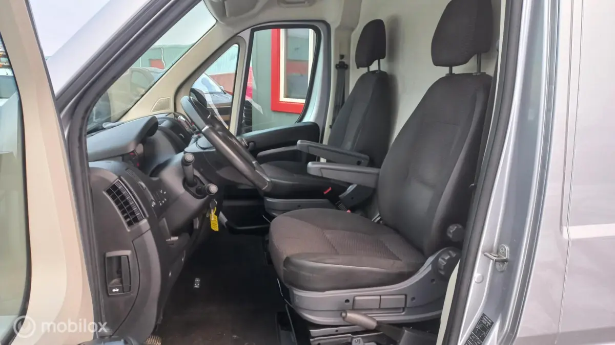Bestel 330 2.2 BlueHDi 120 L2H2 Asphalt