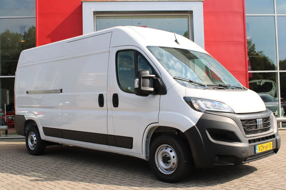33 2.2 MultiJet 140PK L3H2 | NIEUWE BUS! BPM VRIJ! | ACHTERUITRIJ CAMERA | APPLE CARPLAY/ANDROID AUTO | 3-ZITS | CRUISE CONTROL | CLIMATE CONTROL | DAB+ RADIO | DIGITALE COCKPIT |