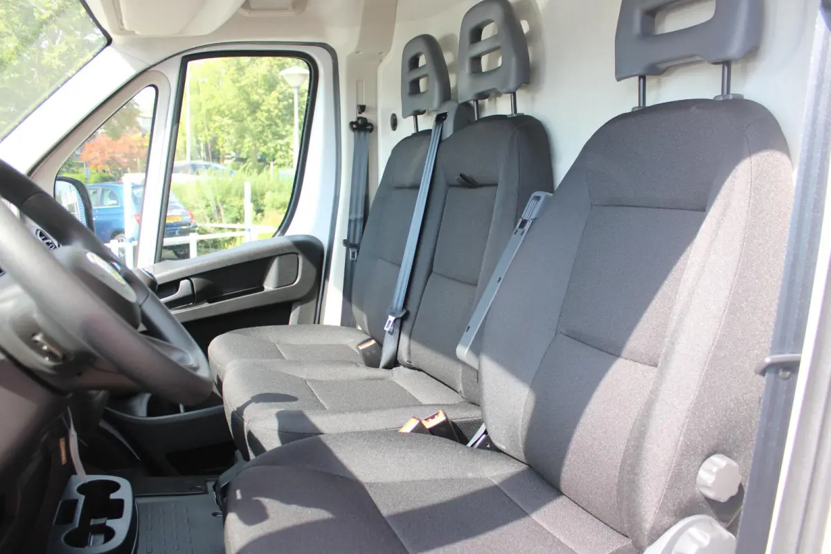 33 2.2 MultiJet 140PK L3H2 | NIEUWE BUS! BPM VRIJ! | ACHTERUITRIJ CAMERA | APPLE CARPLAY/ANDROID AUTO | 3-ZITS | CRUISE CONTROL | CLIMATE CONTROL | DAB+ RADIO | DIGITALE COCKPIT |
