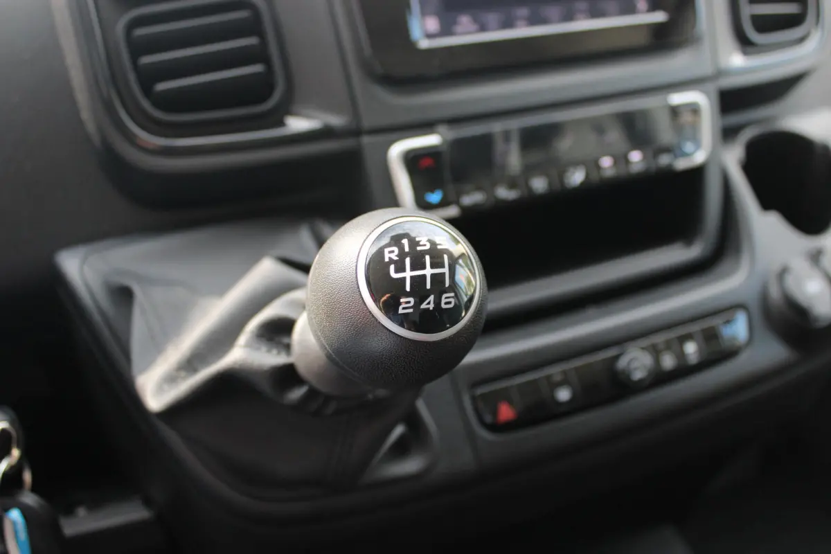 33 2.2 MultiJet 140PK L3H2 | NIEUWE BUS! BPM VRIJ! | ACHTERUITRIJ CAMERA | APPLE CARPLAY/ANDROID AUTO | 3-ZITS | CRUISE CONTROL | CLIMATE CONTROL | DAB+ RADIO | DIGITALE COCKPIT |