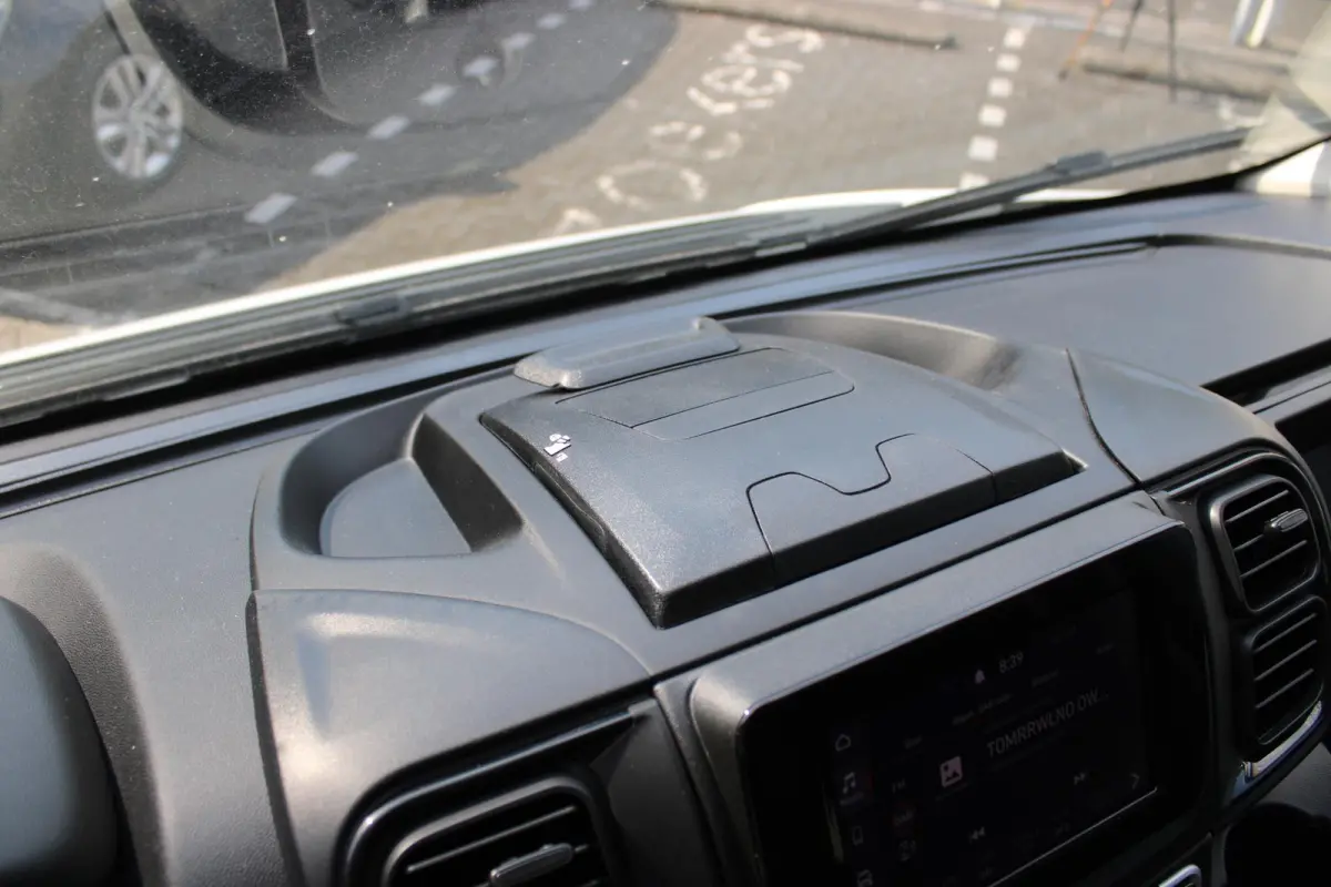 33 2.2 MultiJet 140PK L3H2 | NIEUWE BUS! BPM VRIJ! | ACHTERUITRIJ CAMERA | APPLE CARPLAY/ANDROID AUTO | 3-ZITS | CRUISE CONTROL | CLIMATE CONTROL | DAB+ RADIO | DIGITALE COCKPIT |