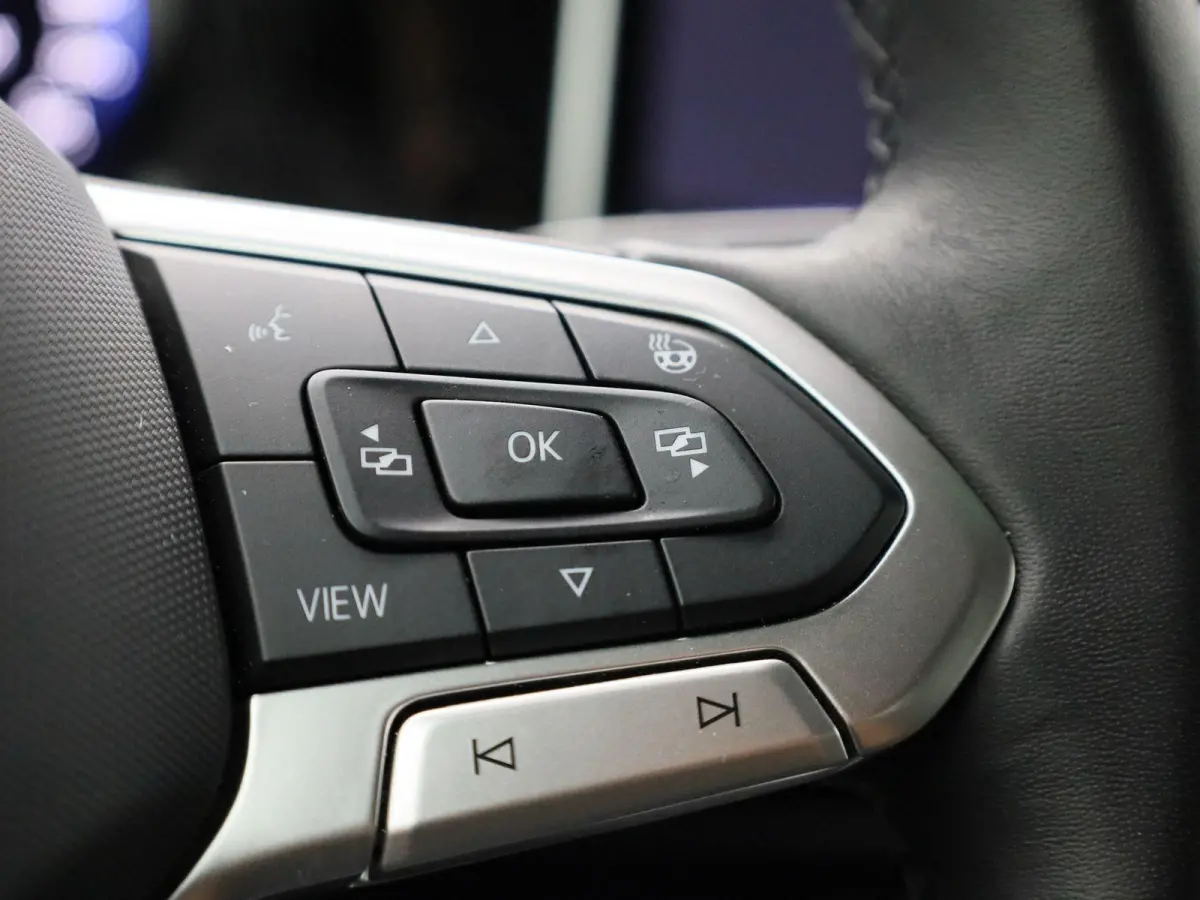 1.5 eHybrid 50 Edition 204 PK | Automaat | Navigatie | Apple Carplay | Adaptive Cruise Control | Climate Control | Stoel- en stuurverwarming | Achteruitrijcamera | IQ Lights |
