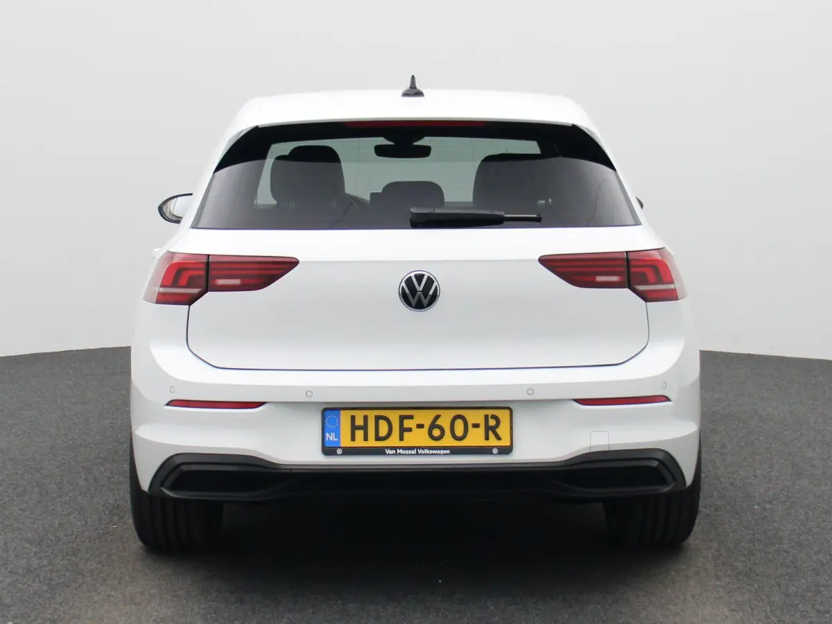 1.5 eHybrid 50 Edition 204 PK | Automaat | Navigatie | Apple Carplay | Adaptive Cruise Control | Climate Control | Stoel- en stuurverwarming | Achteruitrijcamera | IQ Lights |