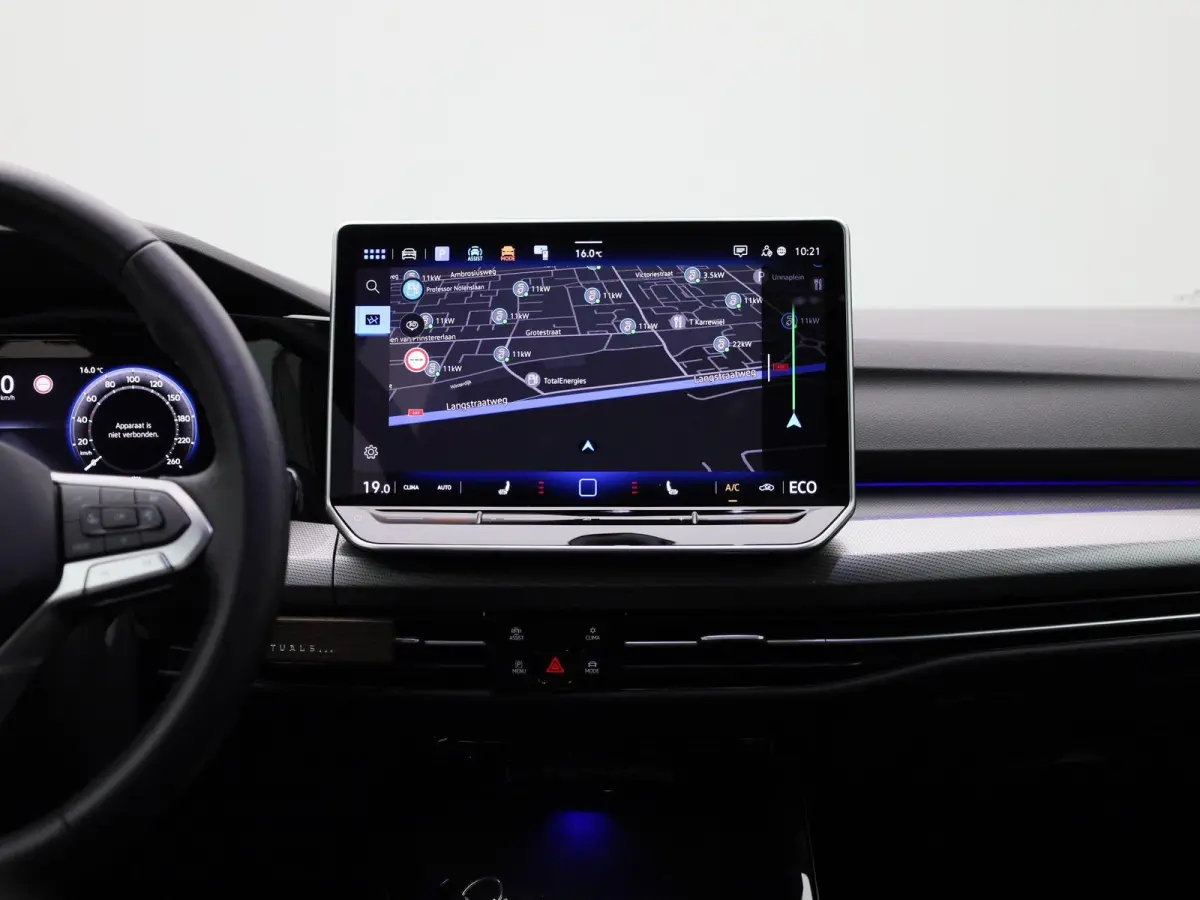 1.5 eHybrid 50 Edition 204 PK | Automaat | Navigatie | Apple Carplay | Adaptive Cruise Control | Climate Control | Stoel- en stuurverwarming | Achteruitrijcamera | IQ Lights |