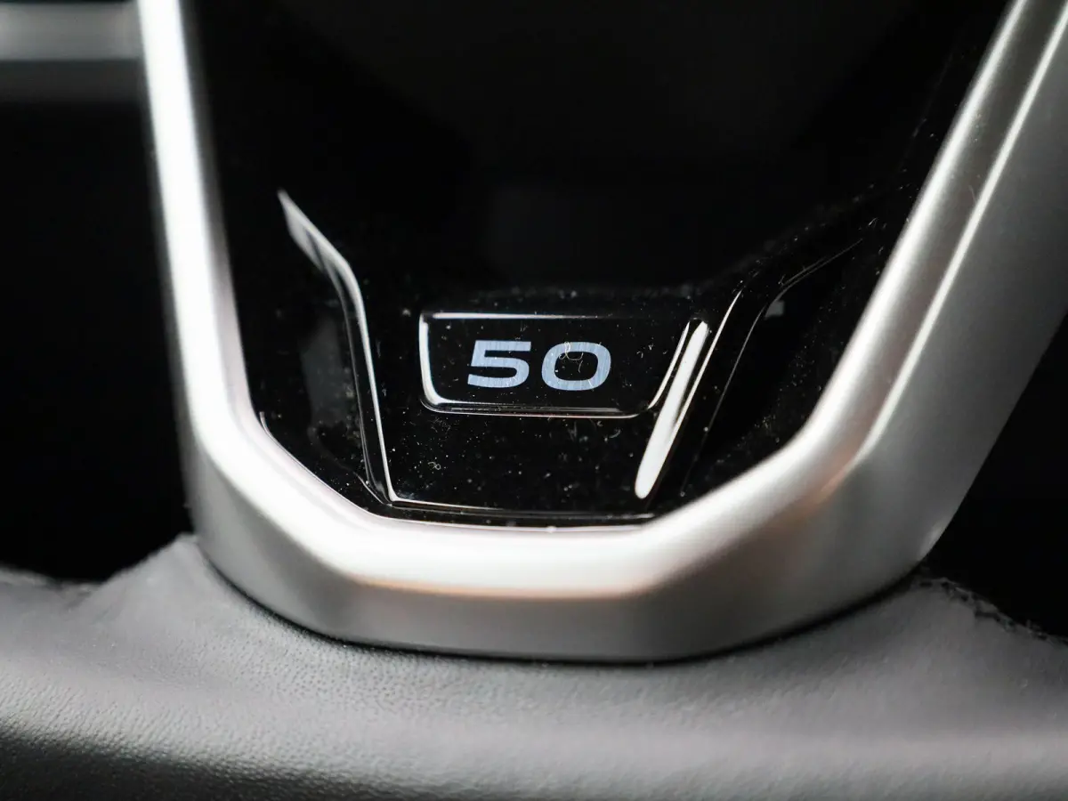 1.5 eHybrid 50 Edition 204 PK | Automaat | Navigatie | Apple Carplay | Adaptive Cruise Control | Climate Control | Stoel- en stuurverwarming | Achteruitrijcamera | IQ Lights |