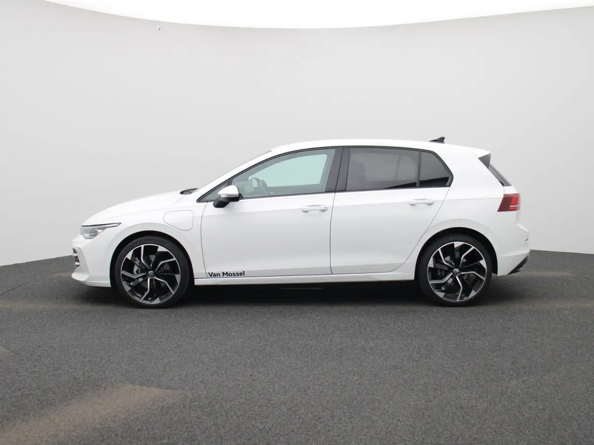 1.5 eHybrid 50 Edition 204 PK | Automaat | Navigatie | Apple Carplay | Adaptive Cruise Control | Climate Control | Stoel- en stuurverwarming | Achteruitrijcamera | IQ Lights |