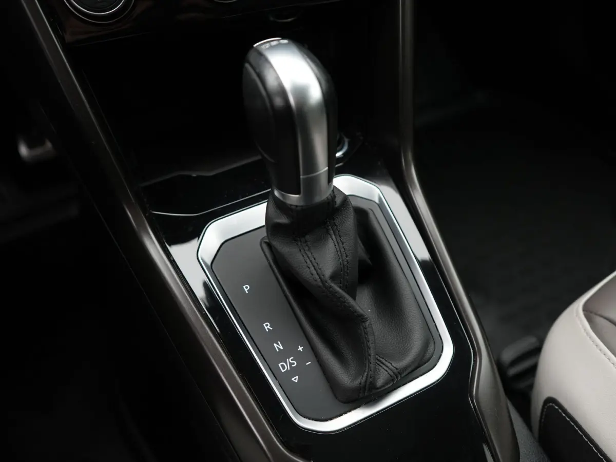 1.5 TSI Sport Business R AUTOMAAT | PANORAMADAK | LEDER | 2X R-LINE | NAVIGATIE | PDC | CLIMA | STOELVERWARMING | LMV | BLEUTOOTH | 12 MAANDEN BOVAG GARANTIE |