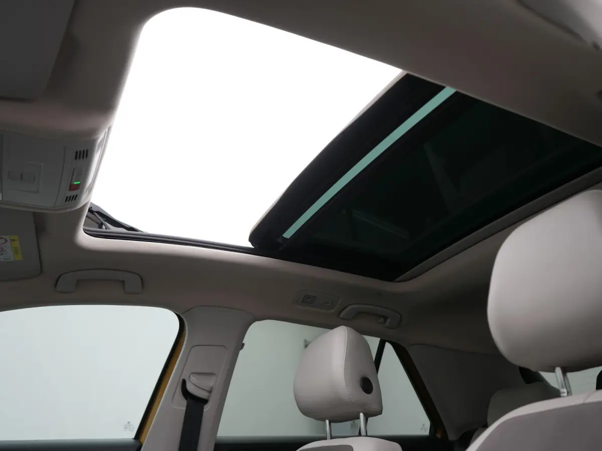 1.5 TSI Sport Business R AUTOMAAT | PANORAMADAK | LEDER | 2X R-LINE | NAVIGATIE | PDC | CLIMA | STOELVERWARMING | LMV | BLEUTOOTH | 12 MAANDEN BOVAG GARANTIE |