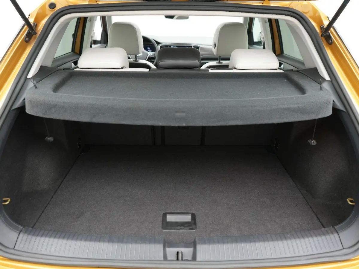 1.5 TSI Sport Business R AUTOMAAT | PANORAMADAK | LEDER | 2X R-LINE | NAVIGATIE | PDC | CLIMA | STOELVERWARMING | LMV | BLEUTOOTH | 12 MAANDEN BOVAG GARANTIE |