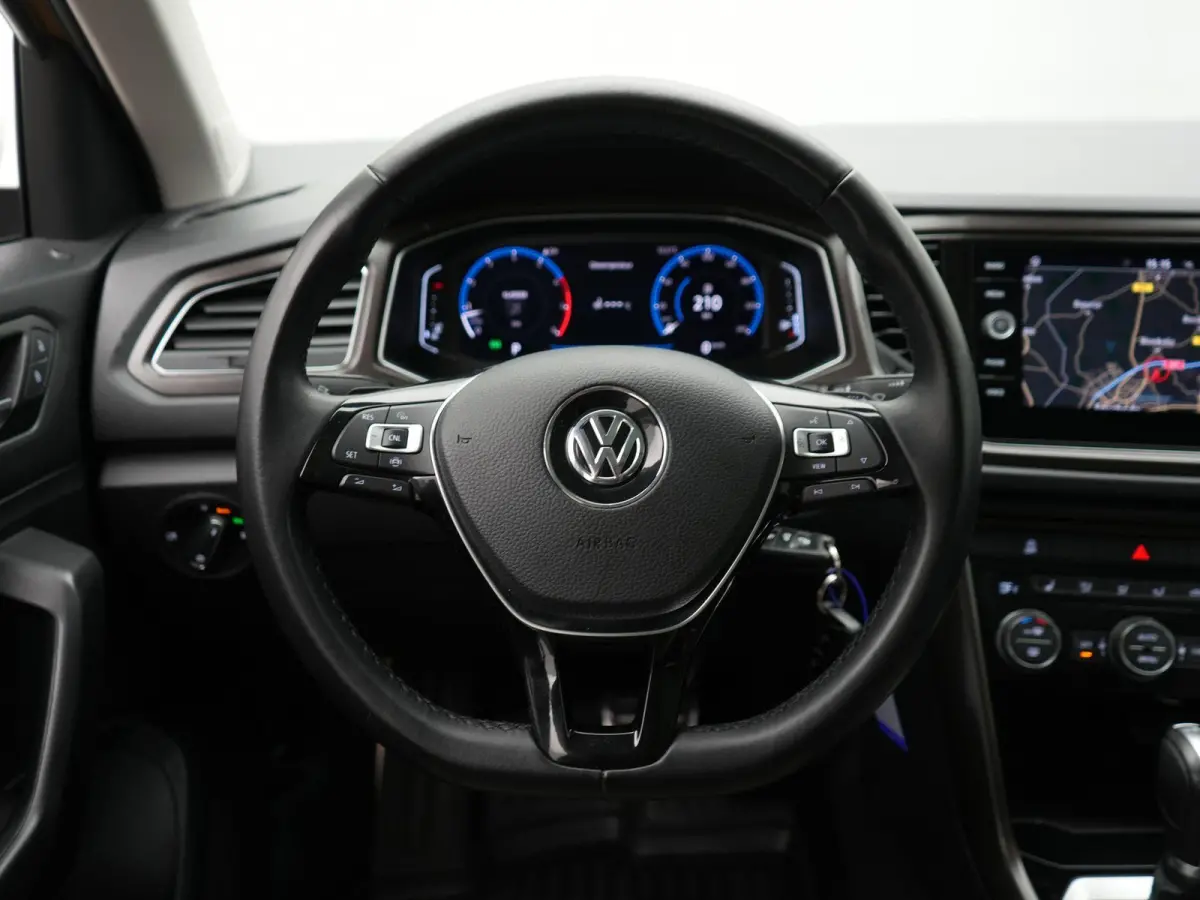 1.5 TSI Sport Business R AUTOMAAT | PANORAMADAK | LEDER | 2X R-LINE | NAVIGATIE | PDC | CLIMA | STOELVERWARMING | LMV | BLEUTOOTH | 12 MAANDEN BOVAG GARANTIE |