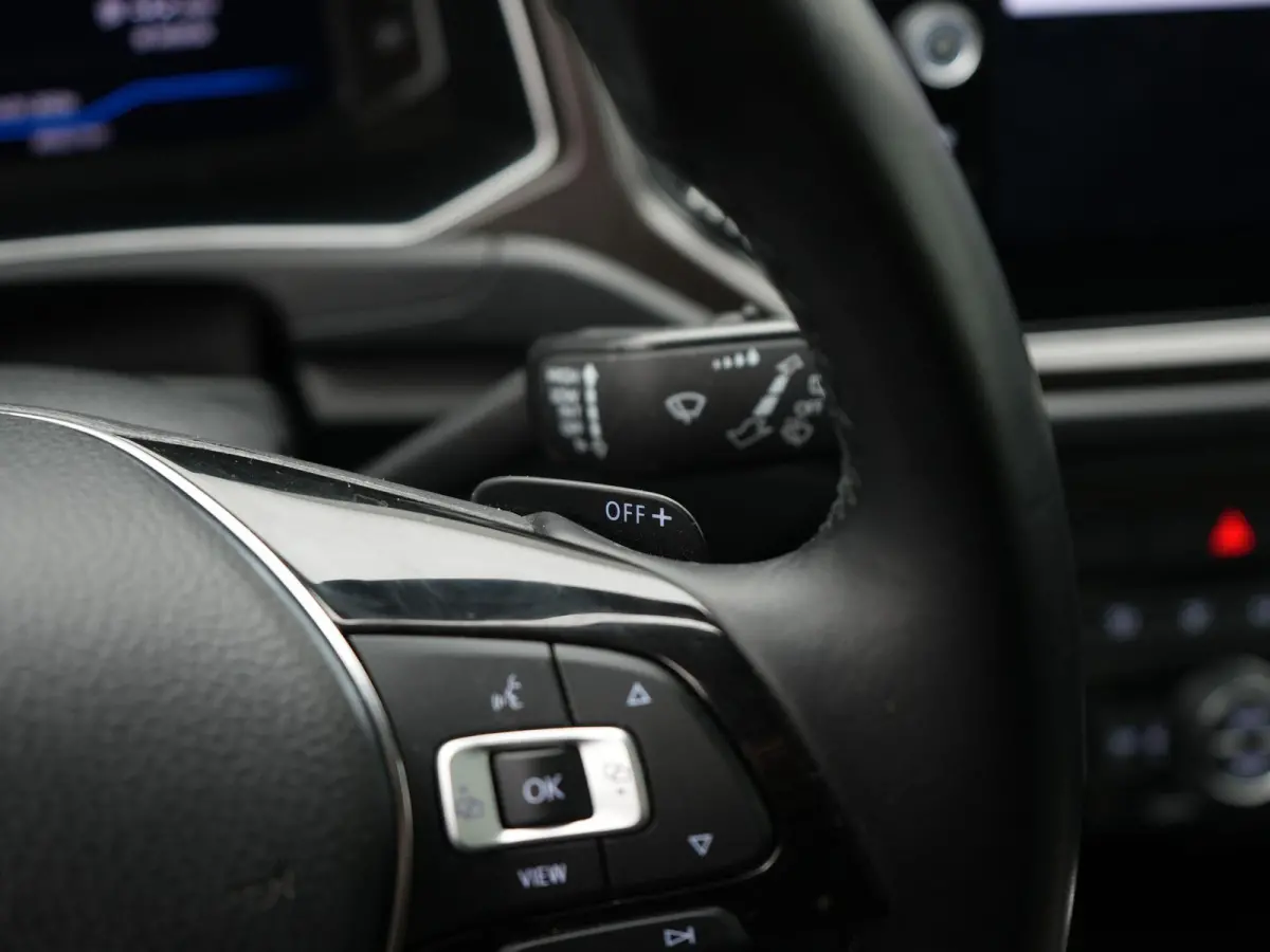 1.5 TSI Sport Business R AUTOMAAT | PANORAMADAK | LEDER | 2X R-LINE | NAVIGATIE | PDC | CLIMA | STOELVERWARMING | LMV | BLEUTOOTH | 12 MAANDEN BOVAG GARANTIE |