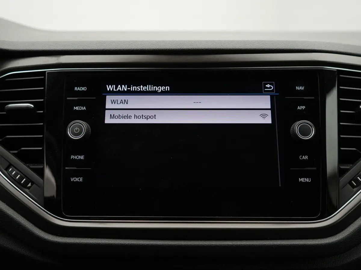 1.5 TSI Sport Business R AUTOMAAT | PANORAMADAK | LEDER | 2X R-LINE | NAVIGATIE | PDC | CLIMA | STOELVERWARMING | LMV | BLEUTOOTH | 12 MAANDEN BOVAG GARANTIE |