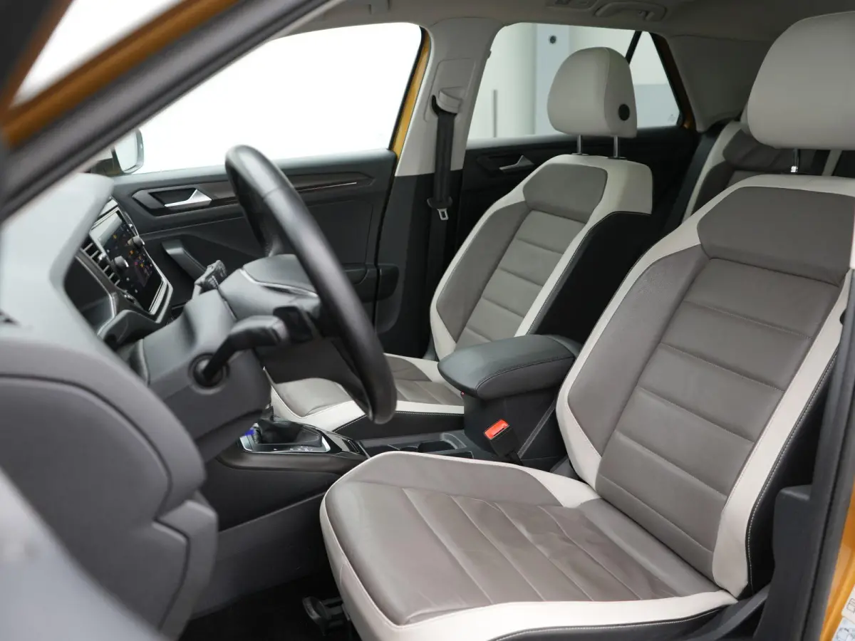 1.5 TSI Sport Business R AUTOMAAT | PANORAMADAK | LEDER | 2X R-LINE | NAVIGATIE | PDC | CLIMA | STOELVERWARMING | LMV | BLEUTOOTH | 12 MAANDEN BOVAG GARANTIE |