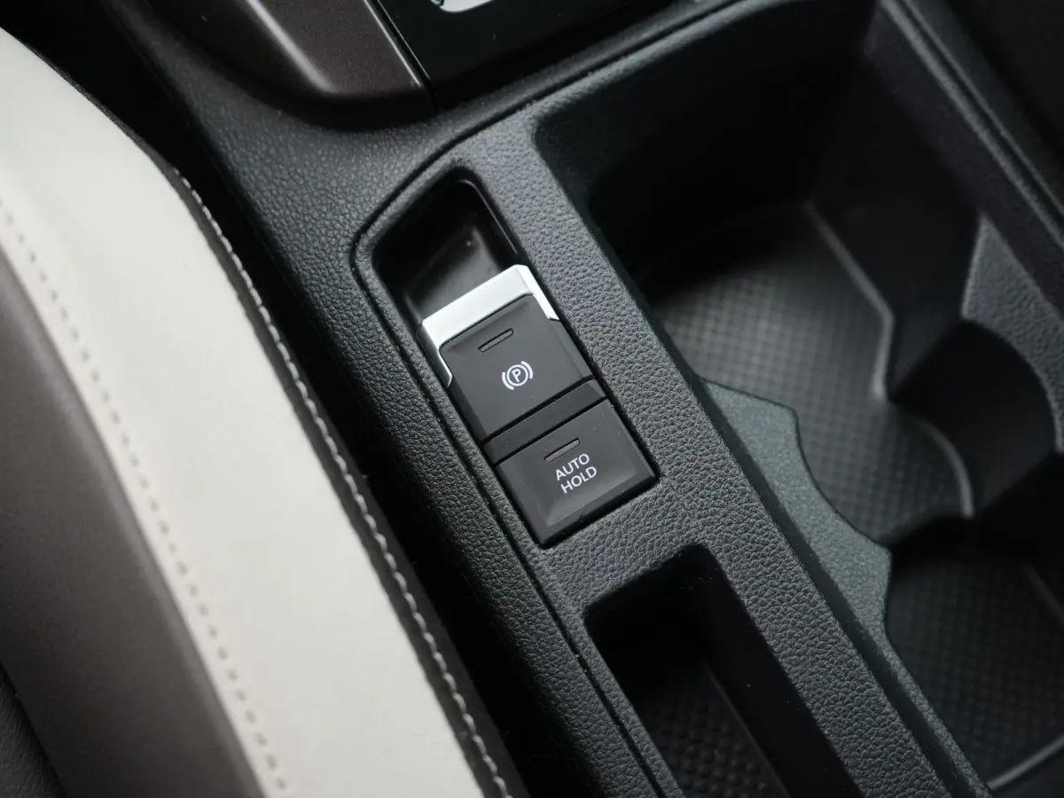 1.5 TSI Sport Business R AUTOMAAT | PANORAMADAK | LEDER | 2X R-LINE | NAVIGATIE | PDC | CLIMA | STOELVERWARMING | LMV | BLEUTOOTH | 12 MAANDEN BOVAG GARANTIE |
