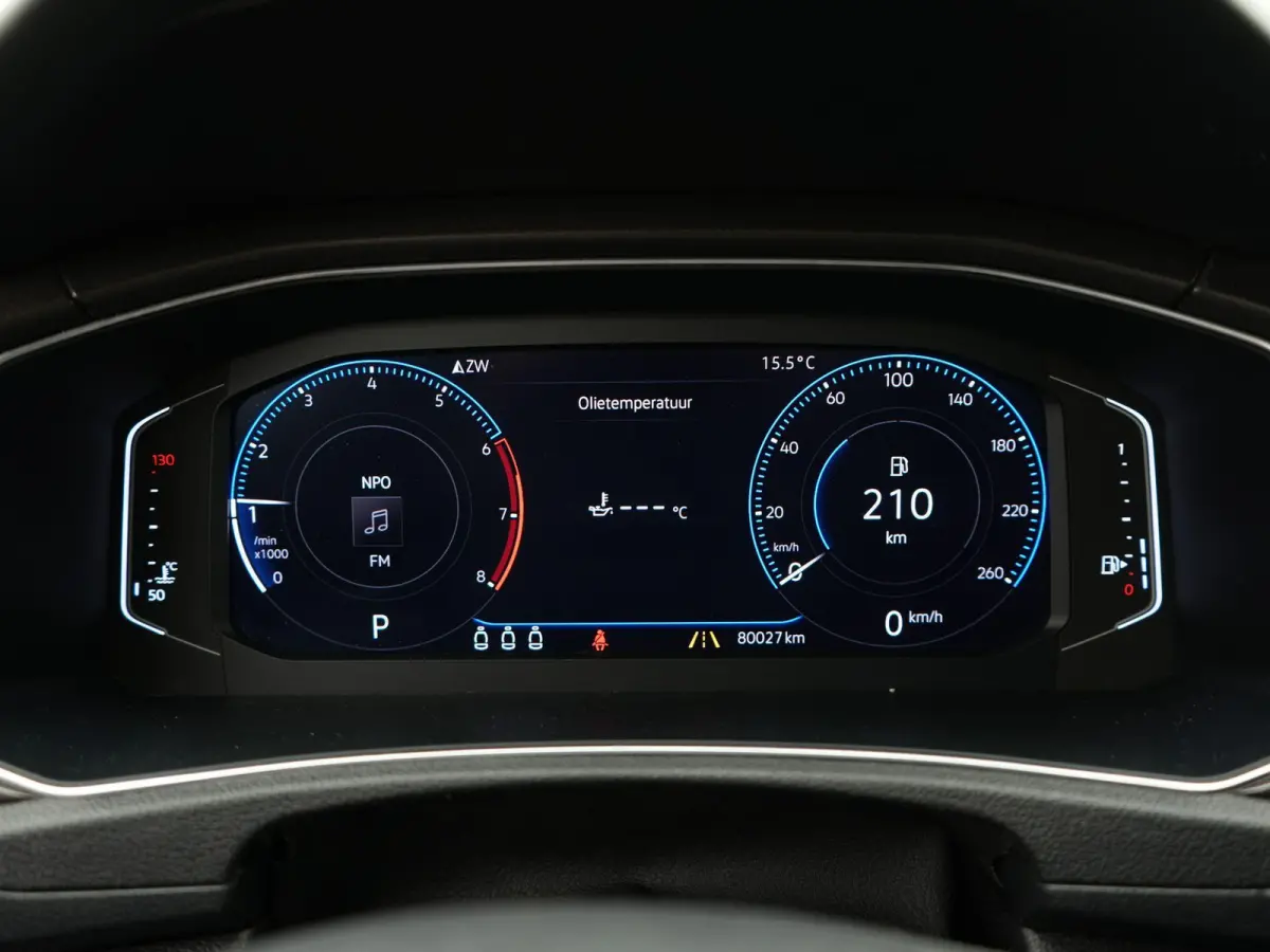 1.5 TSI Sport Business R AUTOMAAT | PANORAMADAK | LEDER | 2X R-LINE | NAVIGATIE | PDC | CLIMA | STOELVERWARMING | LMV | BLEUTOOTH | 12 MAANDEN BOVAG GARANTIE |