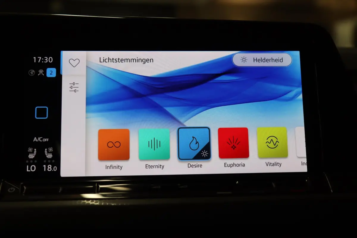 1.4 eHybrid GTE / PANO/HUD/IQLIGHT/MEM/CARPLAY/VOL