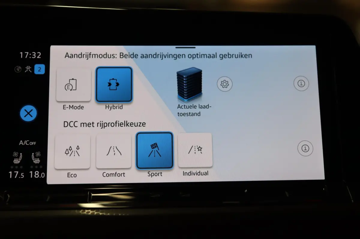 1.4 eHybrid GTE / PANO/HUD/IQLIGHT/MEM/CARPLAY/VOL