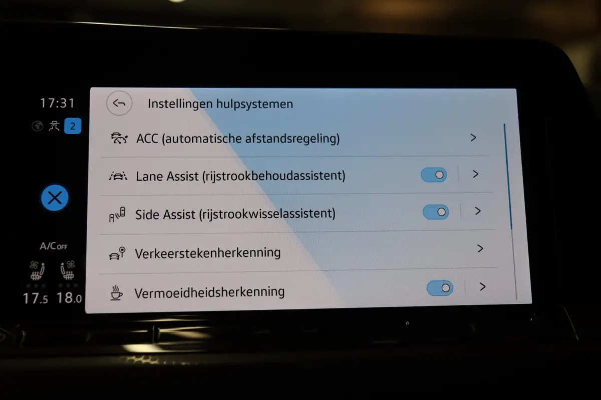 1.4 eHybrid GTE / PANO/HUD/IQLIGHT/MEM/CARPLAY/VOL