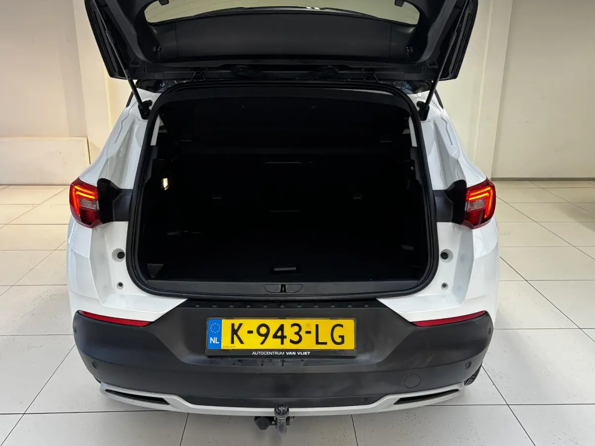 1.2 Turbo Business Elegance | Trekhaak | Navigatie | 360 Camera | 4 Seizoenen Banden | Apple CarPlay / Android auto |