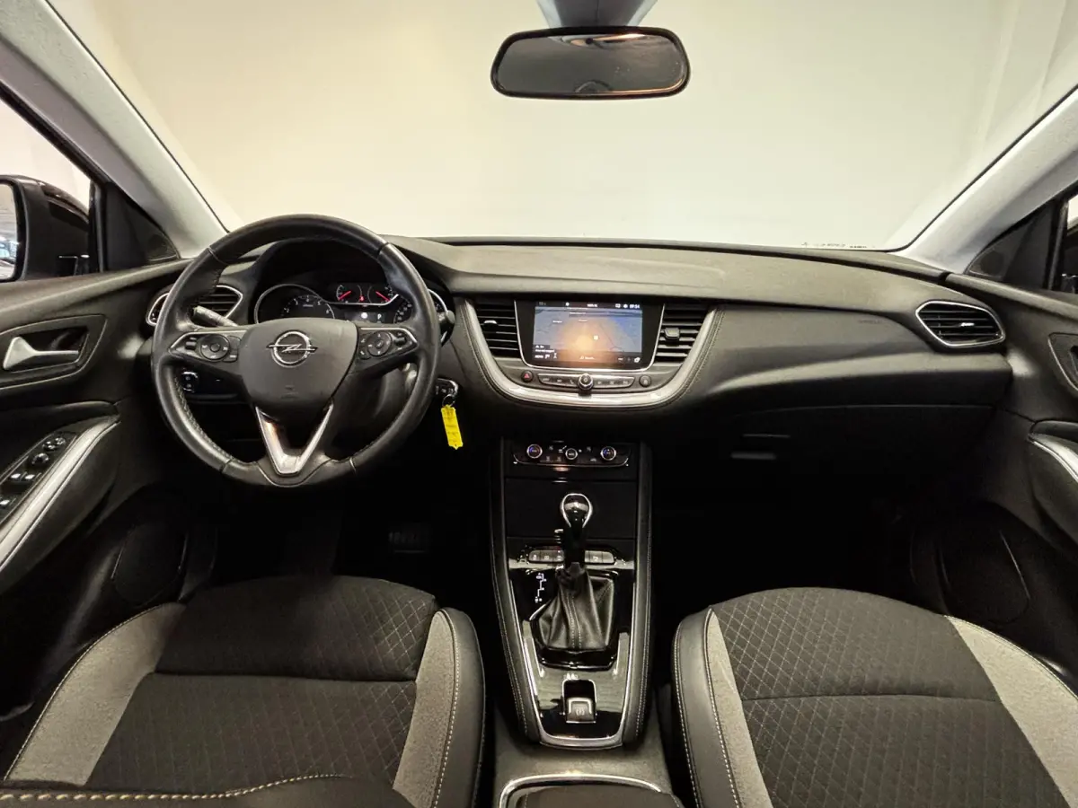 1.2 Turbo Business Elegance | Trekhaak | Navigatie | 360 Camera | 4 Seizoenen Banden | Apple CarPlay / Android auto |
