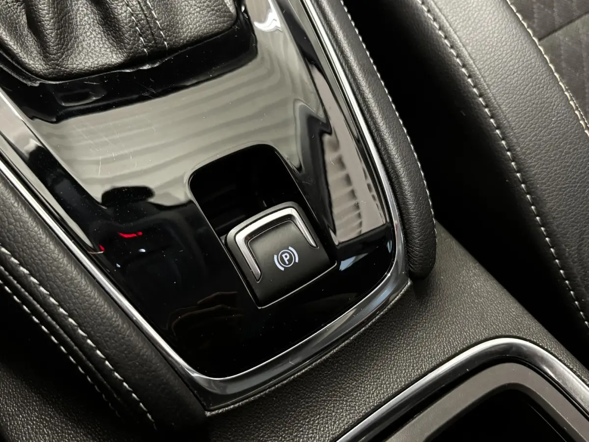 1.2 Turbo Business Elegance | Trekhaak | Navigatie | 360 Camera | 4 Seizoenen Banden | Apple CarPlay / Android auto |