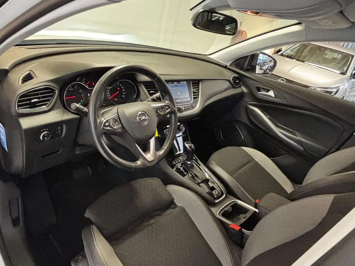 1.2 Turbo Business Elegance | Trekhaak | Navigatie | 360 Camera | 4 Seizoenen Banden | Apple CarPlay / Android auto |