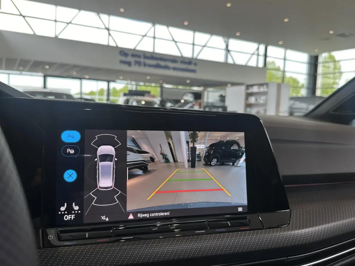 1.5 eTSI R-Line Business+ | Panoramisch dak | Harman & Kardon Audio | Camera | Elektrische achterklep | Heads-up display |