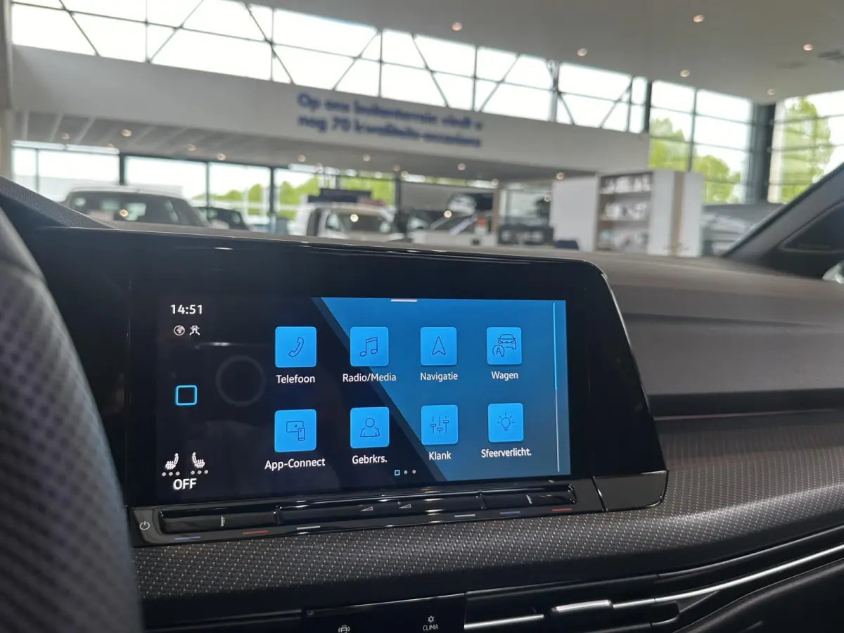1.5 eTSI R-Line Business+ | Panoramisch dak | Harman & Kardon Audio | Camera | Elektrische achterklep | Heads-up display |