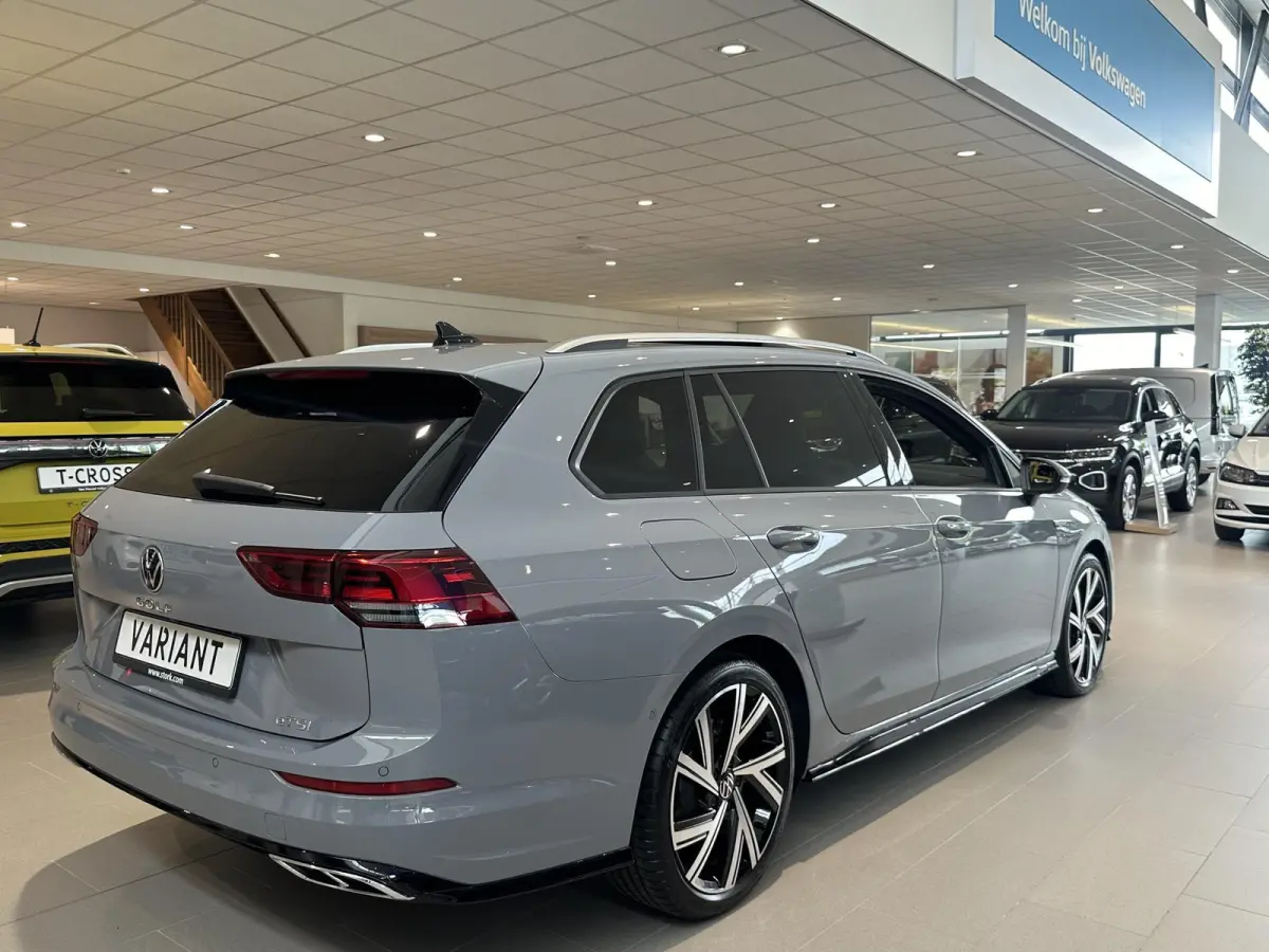 1.5 eTSI R-Line Business+ | Panoramisch dak | Harman & Kardon Audio | Camera | Elektrische achterklep | Heads-up display |