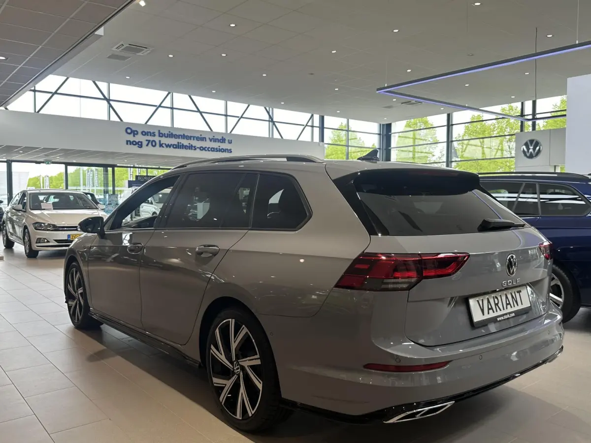 1.5 eTSI R-Line Business+ | Panoramisch dak | Harman & Kardon Audio | Camera | Elektrische achterklep | Heads-up display |