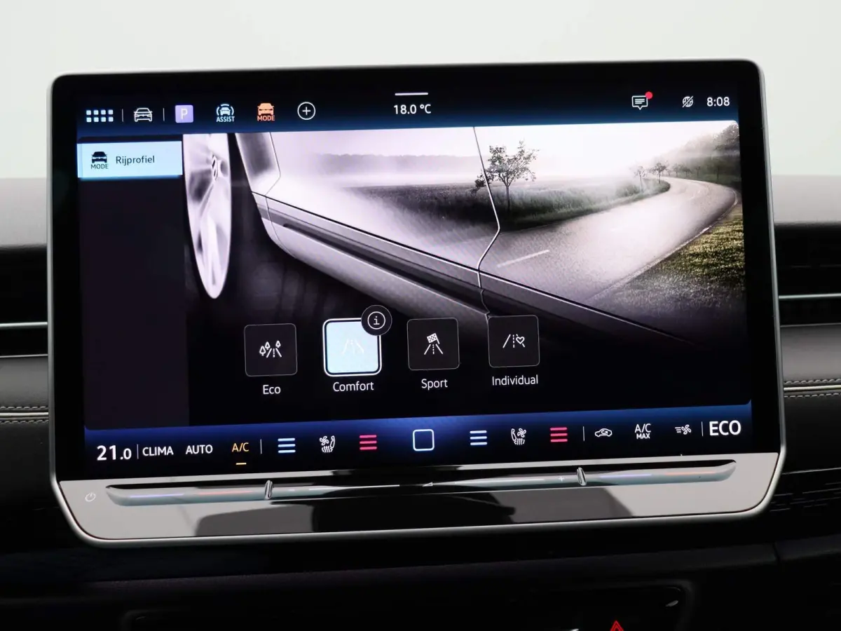 Pro Business 77 kWh 286 PK | 360 Graden Camera | Harman Kardon | Ergo-Active Voorstoelen | 20'' Montreal Velgen | Dodehoeksensoren | Stoelverwarming Voor + Achter | Driving Profiles |
