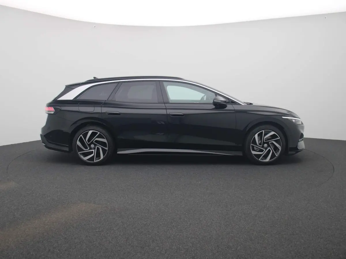 Pro Business 77 kWh 286 PK | 360 Graden Camera | Harman Kardon | Ergo-Active Voorstoelen | 20'' Montreal Velgen | Dodehoeksensoren | Stoelverwarming Voor + Achter | Driving Profiles |