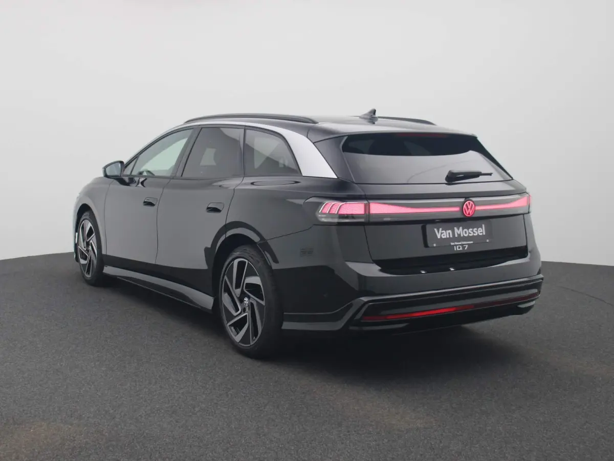 Pro Business 77 kWh 286 PK | 360 Graden Camera | Harman Kardon | Ergo-Active Voorstoelen | 20'' Montreal Velgen | Dodehoeksensoren | Stoelverwarming Voor + Achter | Driving Profiles |