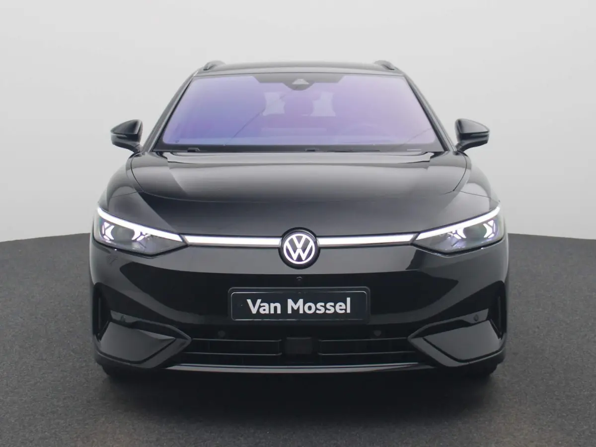 Pro Business 77 kWh 286 PK | 360 Graden Camera | Harman Kardon | Ergo-Active Voorstoelen | 20'' Montreal Velgen | Dodehoeksensoren | Stoelverwarming Voor + Achter | Driving Profiles |