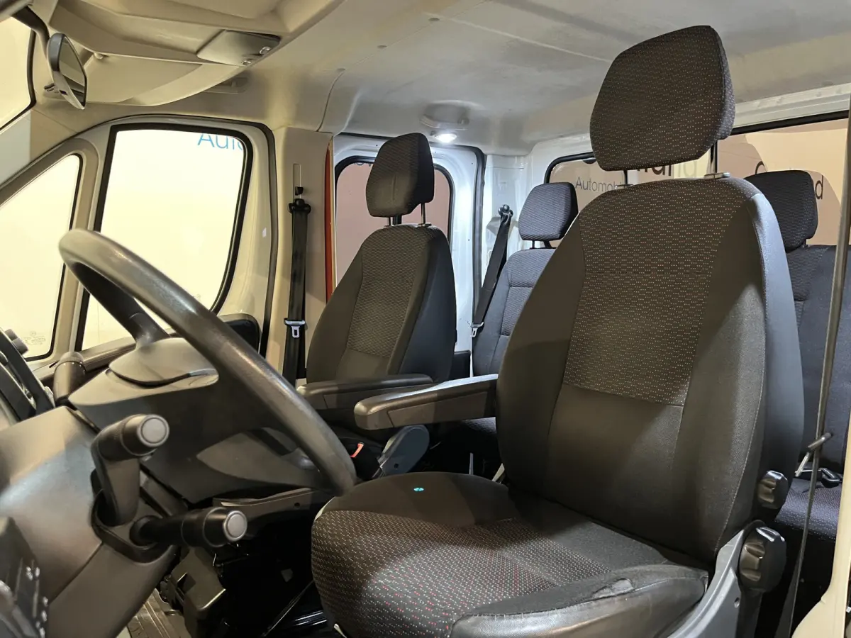 2.2 HDi 165 PK L4 Pro Zwaar DC 6 pers. Open Laadbak / Luchtvering / Trekhaak 3.000 KG / Airco / Cruise Control / Navigatie