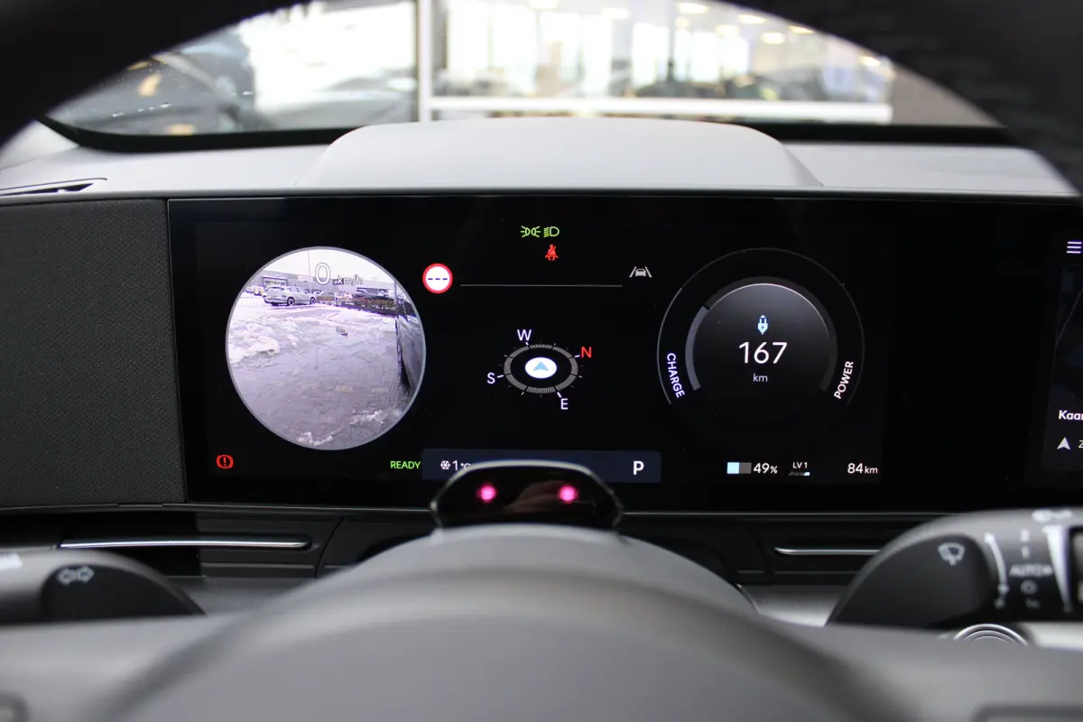 Premium 65.4 kWh | Wit leder | 360 camera | Elektrische bedienbare voorstoelen | | Achterstoelen verwarmd | Airco (automatisch) | Audio installatie premium