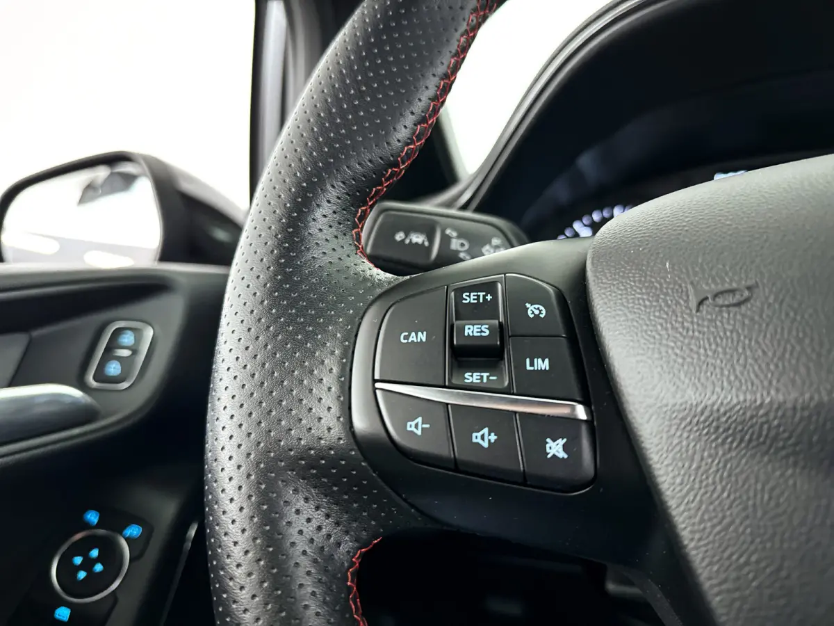 1.0 EcoBoost ST-Line | Parkeersensoren achter | Cruise control | Airco