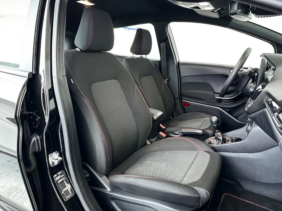 1.0 EcoBoost ST-Line | Parkeersensoren achter | Cruise control | Airco