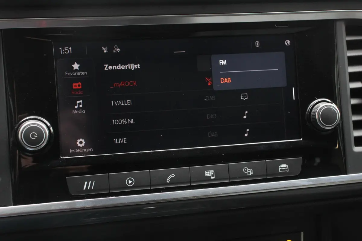 1.5 TSI 150pk DSG Style Navigatie Apple Carplay Android Auto Adaptive Cruise Control Parkeersensor achter Camera Stoel-en stuurverwarming Virtual Cockpit Climate Control Ledverlichting voor