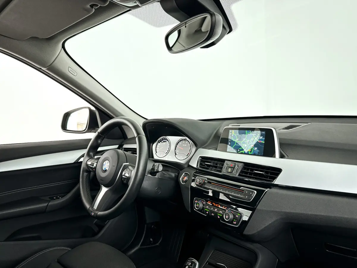 sDrive18i | Parkeercamera | Navigatie