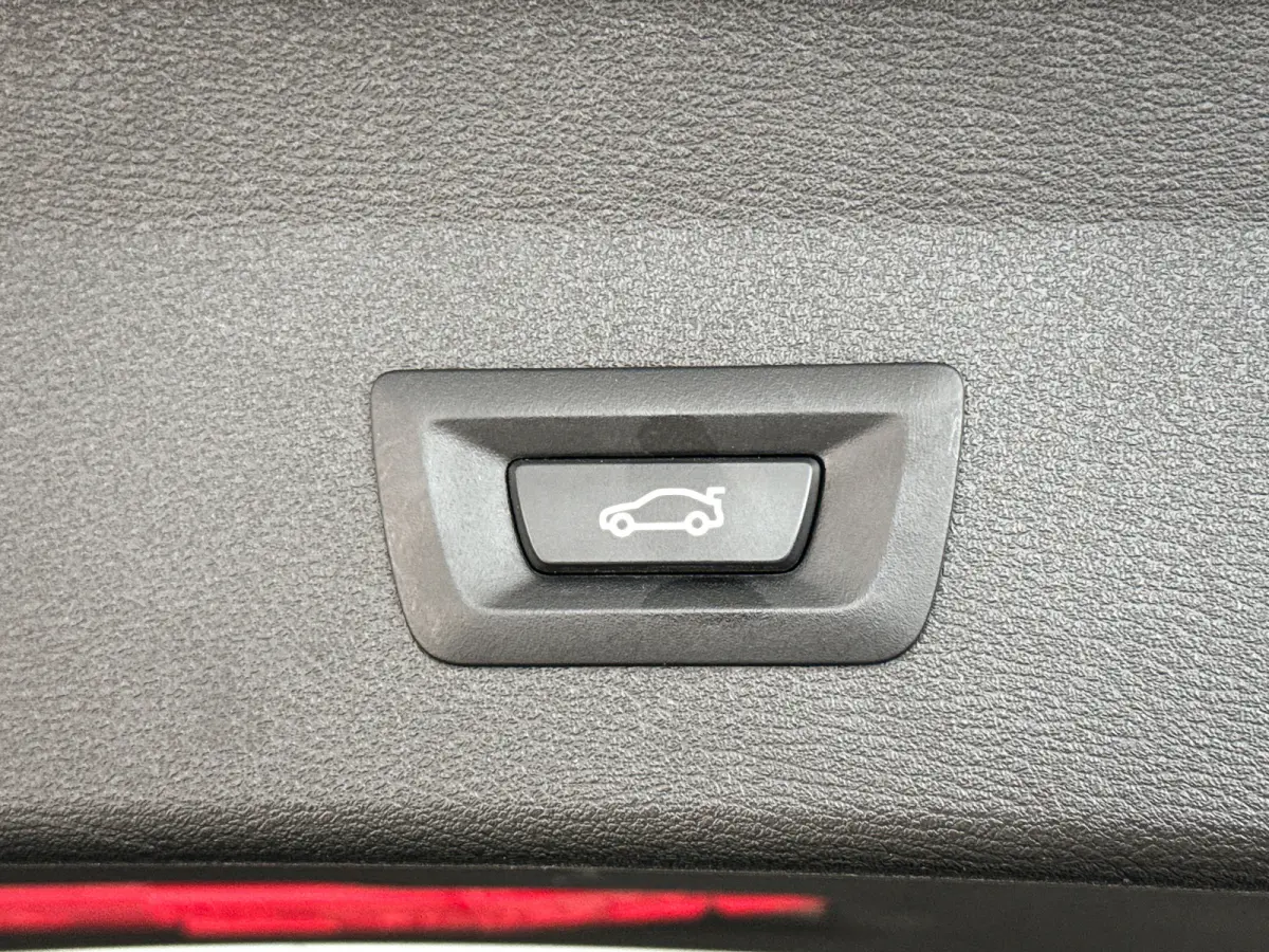sDrive18i | Parkeercamera | Navigatie