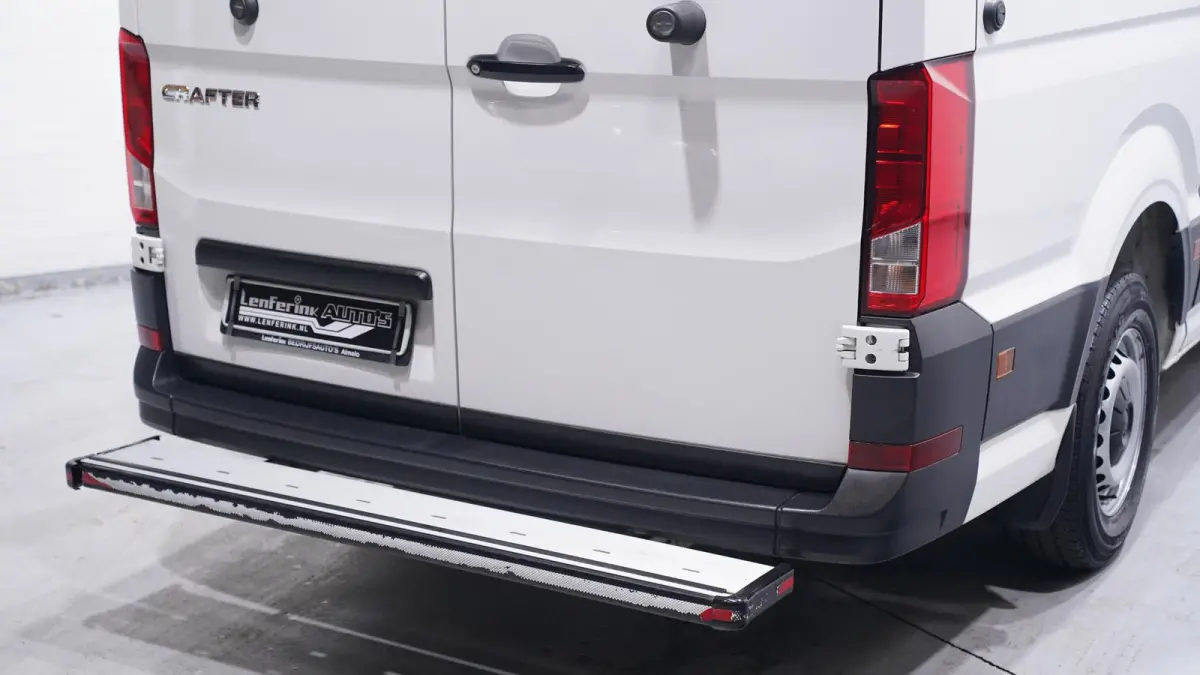 2.0 TDI 140 pk L3H3 Airco, App Connect 270 Graden Deuren, Laadruimte Pakket, Opstap achter, 3-Zits