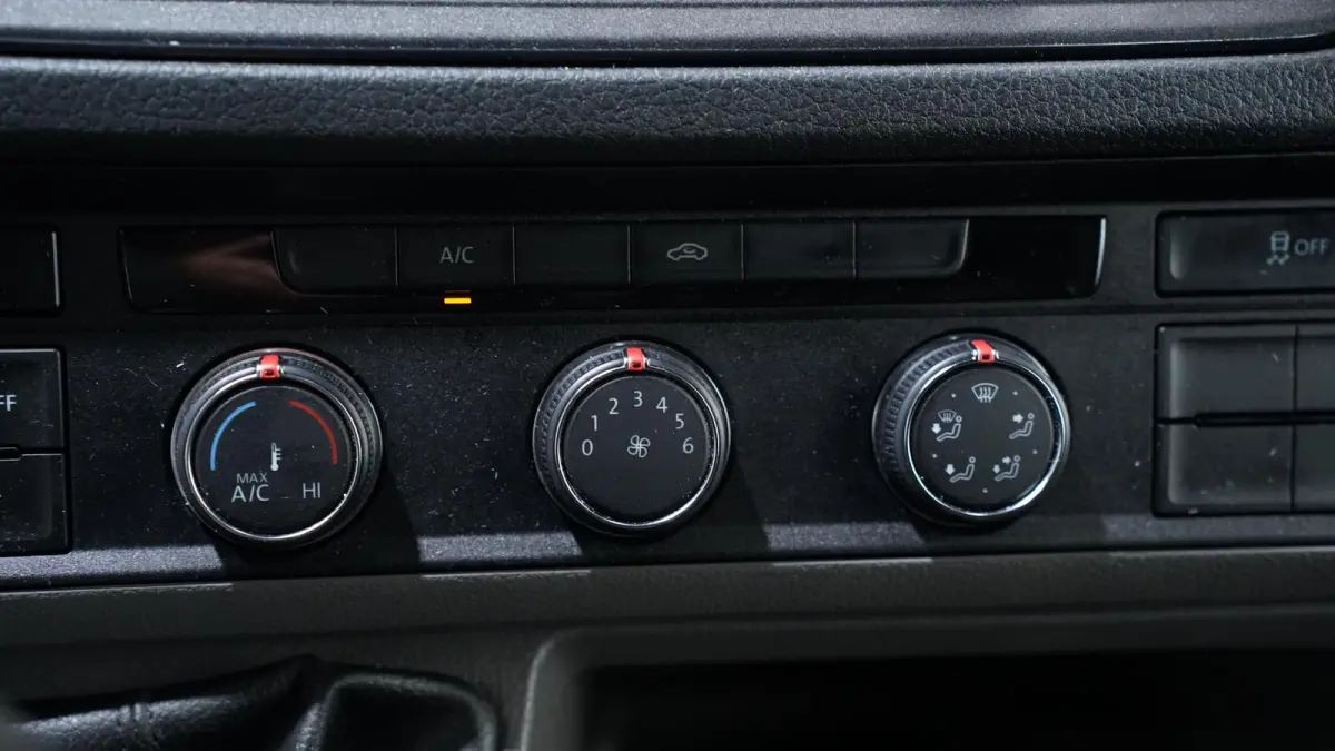 2.0 TDI 140 pk L3H3 Airco, App Connect 270 Graden Deuren, Laadruimte Pakket, Opstap achter, 3-Zits