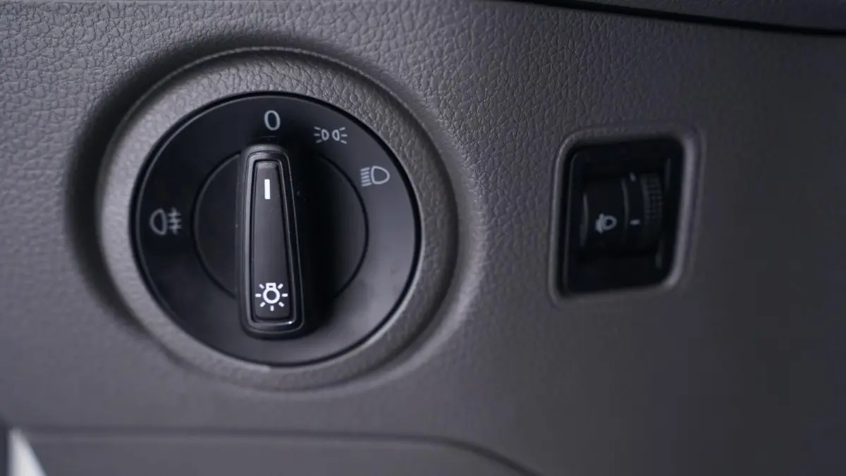 2.0 TDI 140 pk L3H3 Airco, App Connect 270 Graden Deuren, Laadruimte Pakket, Opstap achter, 3-Zits
