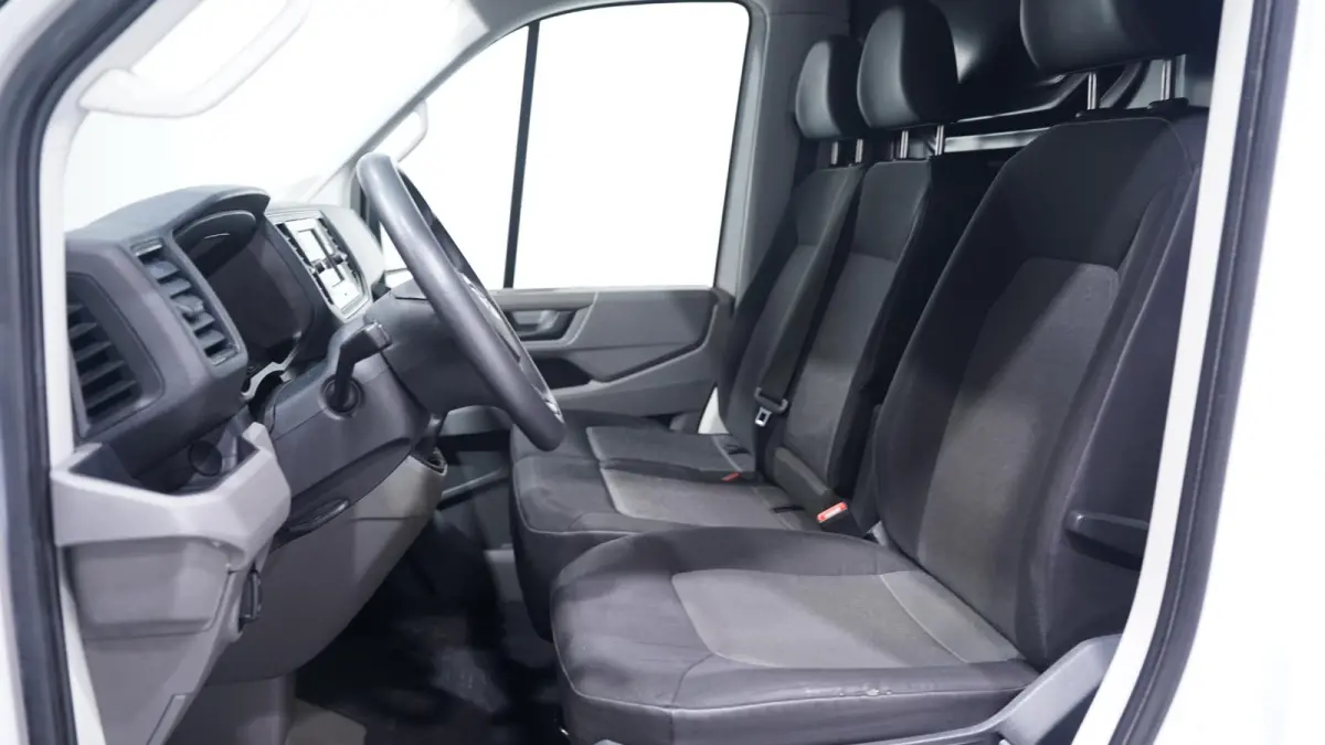 2.0 TDI 140 pk L3H3 Airco, App Connect 270 Graden Deuren, Laadruimte Pakket, Opstap achter, 3-Zits