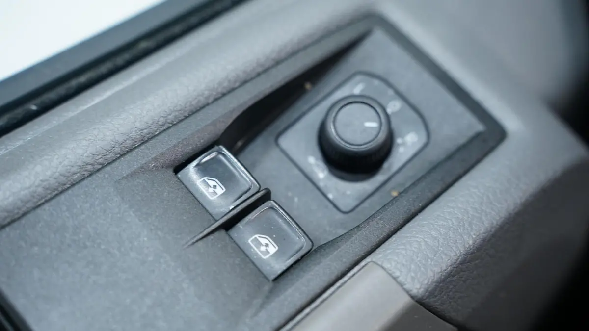 2.0 TDI 140 pk L3H3 Airco, App Connect 270 Graden Deuren, Laadruimte Pakket, Opstap achter, 3-Zits