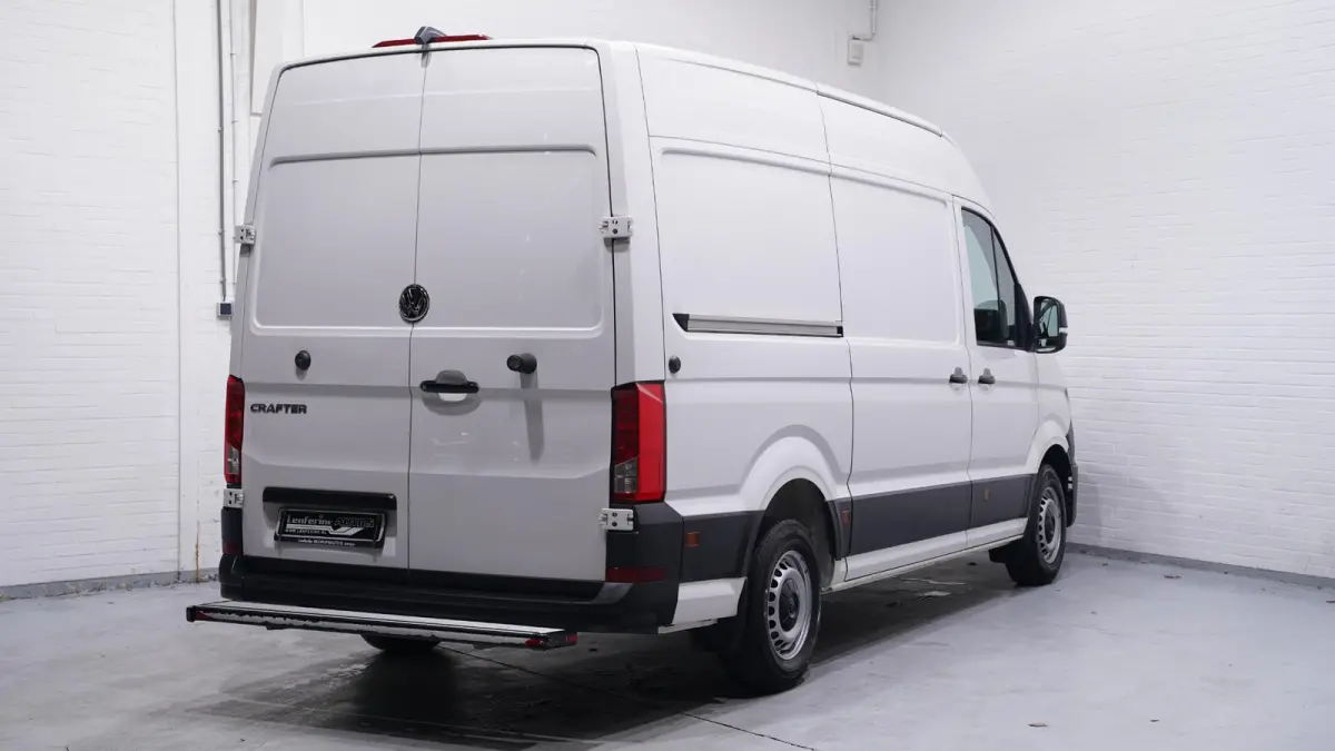 2.0 TDI 140 pk L3H3 Airco, App Connect 270 Graden Deuren, Laadruimte Pakket, Opstap achter, 3-Zits