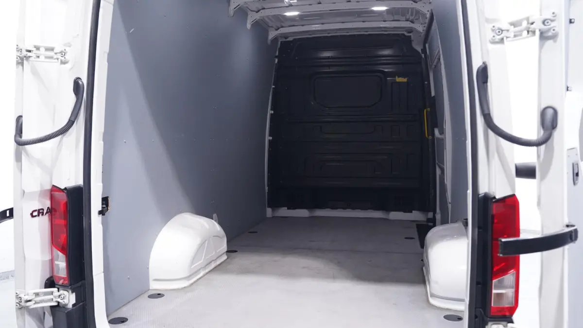2.0 TDI 140 pk L3H3 Airco, App Connect 270 Graden Deuren, Laadruimte Pakket, Opstap achter, 3-Zits